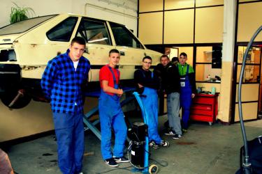 (szerokość: 375 / wysokość: 250)